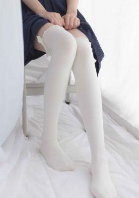 丰满大胸年轻寡妇