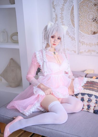 关秀媚三级露全乳