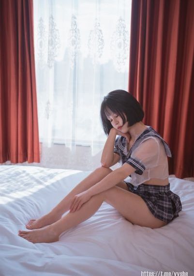 女大学生的沙龙室电影