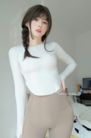 俏女性花开