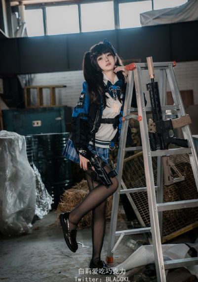 女生肌肌