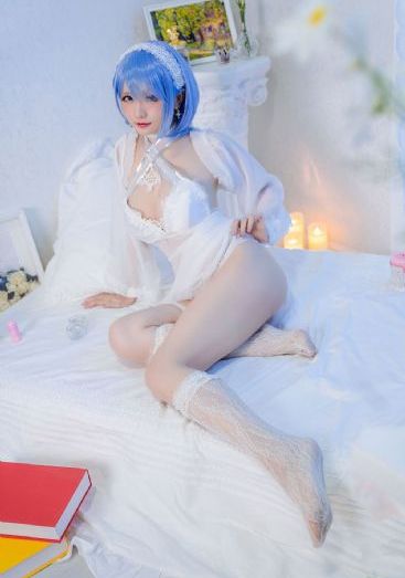 年轻的女教师电影